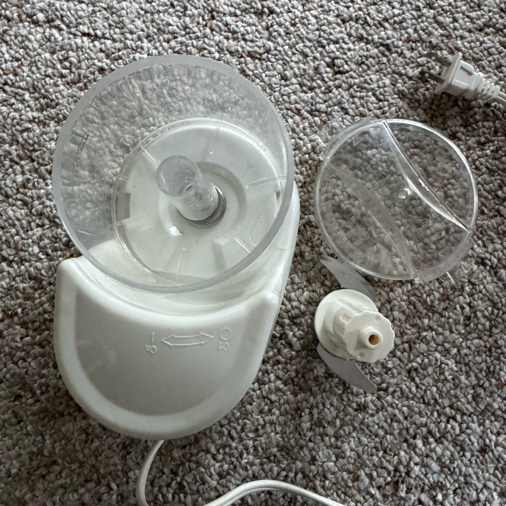 Proctor Silex 72500RY 1-1/2 Cup Food Chopper White Electric Small Kitchen Tool